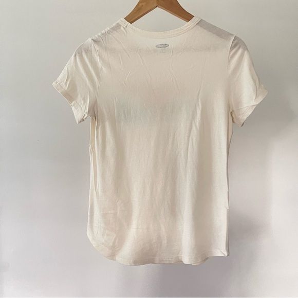 Old Navy Graphic Tee - Picture 4 of 4